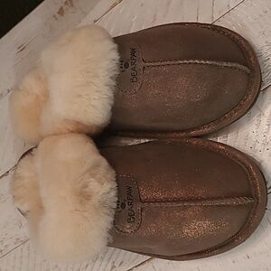 NWOT BEARPAW LOKI SLIPPERS
